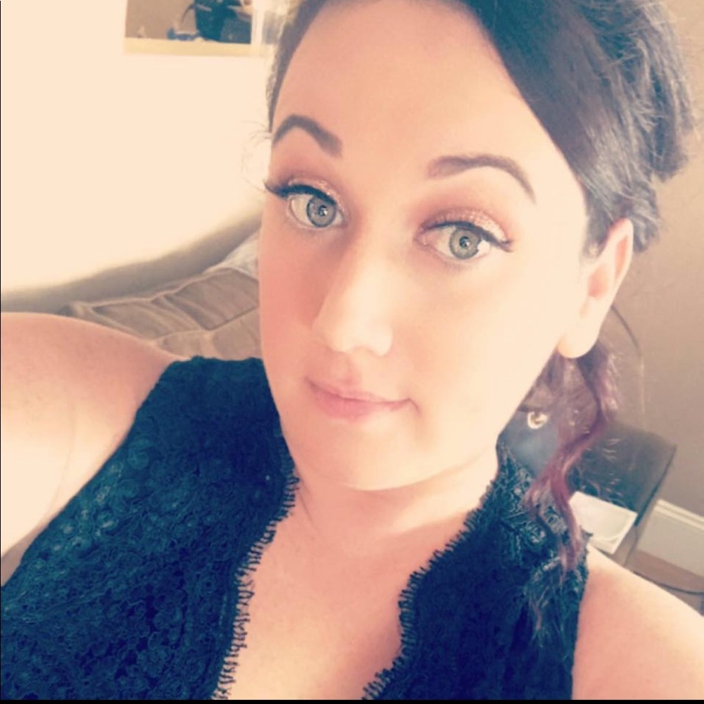 🎀 Meet your Posher 🎀